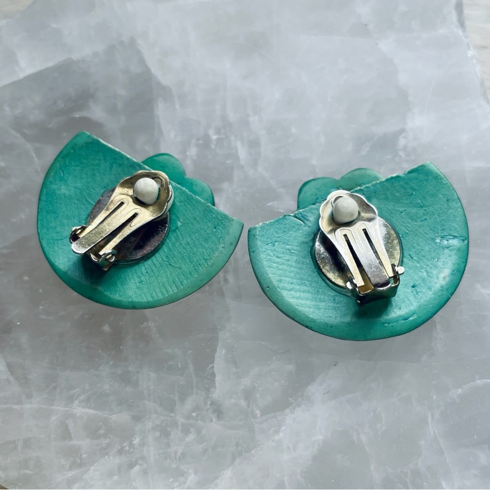 Vintage Handmade Teal Green Wood Floral Clip On Earrings - Picture 4 of 5